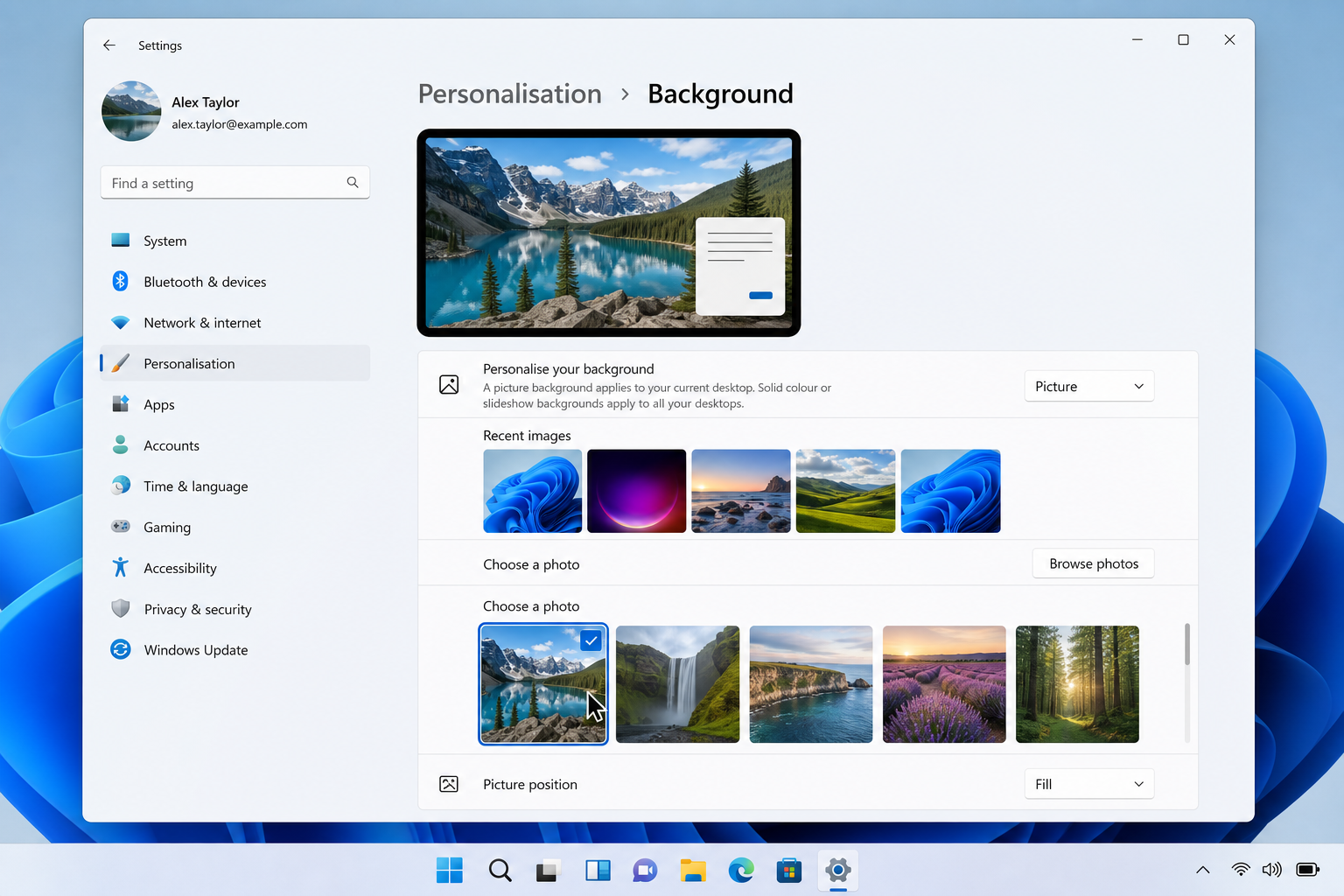 Windows 11 wallpaper reset fix using personalisation background settings panel